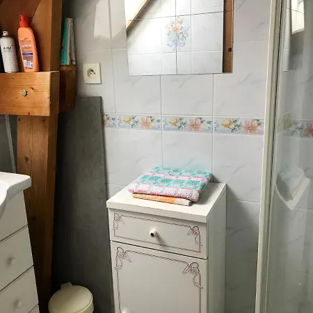 Lumineux Avec Vue Sur La A Port-bail 70 M² 4 Pers. *