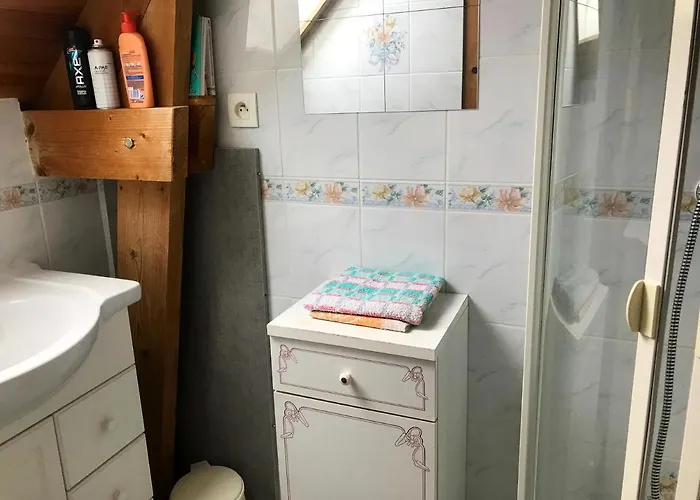 Lumineux Avec Vue Sur La A Port-bail 70 M² 4 Pers. *